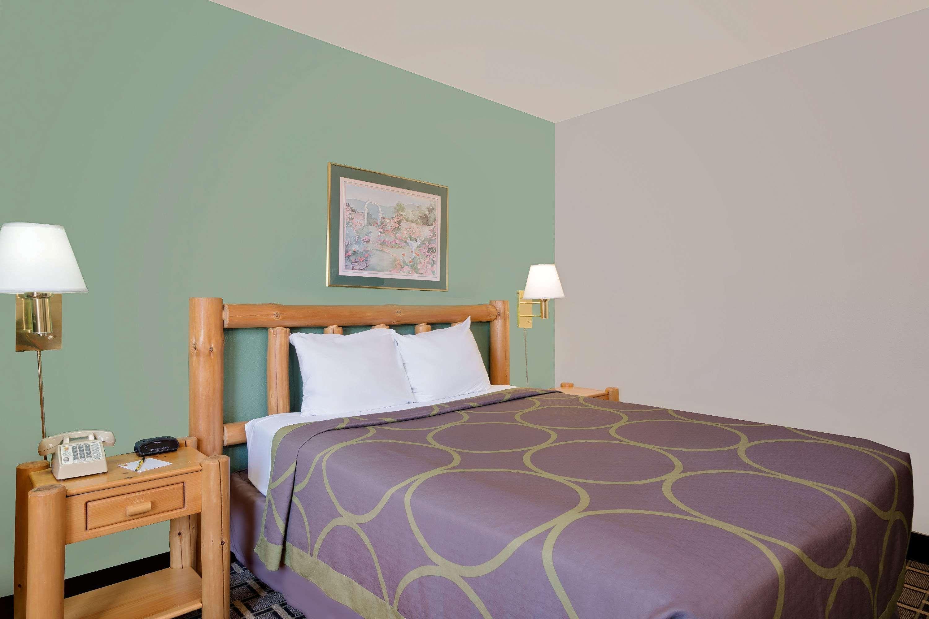 Hotel Super 8 By Wyndham Cloquet Exterior foto